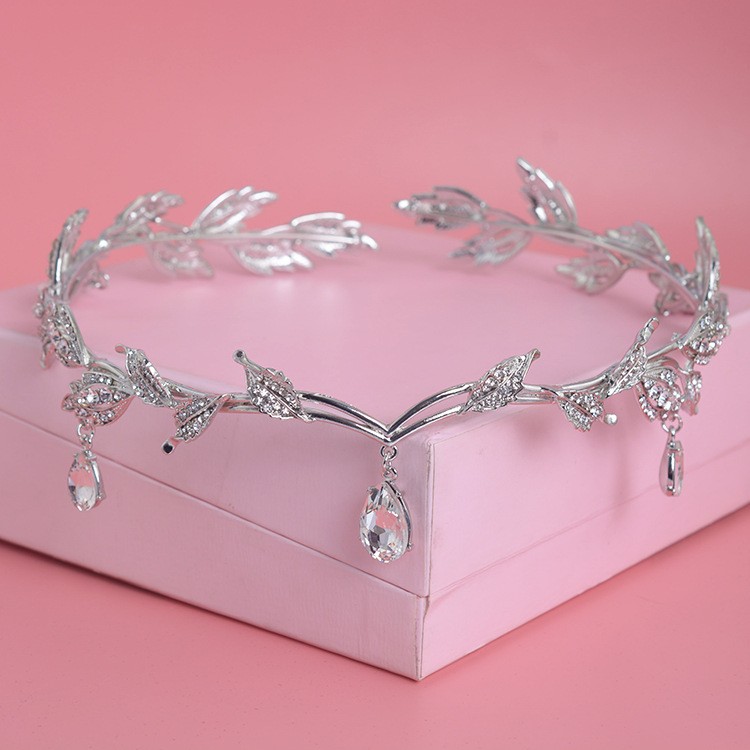 Luxury Crystal Crown Bridal Ha - Aerith Cosplay Prop recensione e prezzo