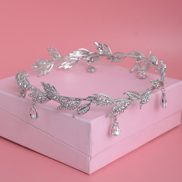 Luxury Crystal Crown Bridal Ha - Aerith Cosplay Prop recensione e prezzo